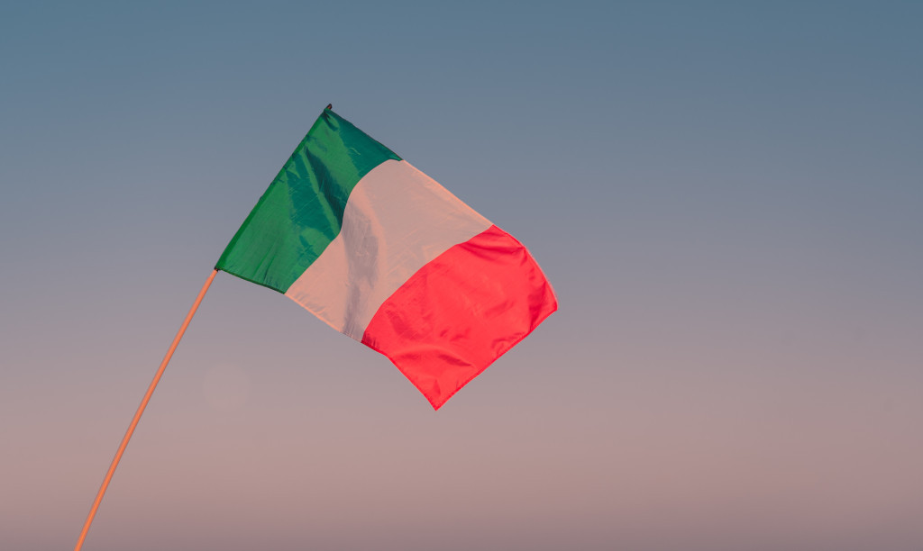 2023-09-26 auguri casa nostra-francesco-la-corte-CjdteZPDQ1w-unsplash.jpg