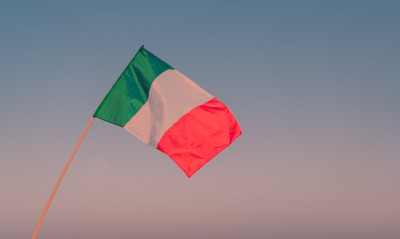 2023-09-26 auguri casa nostra-francesco-la-corte-CjdteZPDQ1w-unsplash.jpg